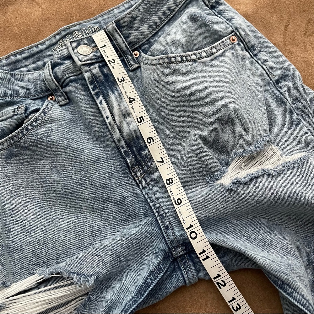 Wild Fable High Rise Mom Jeans Light Wash Size 2 - Picture 12 of 16